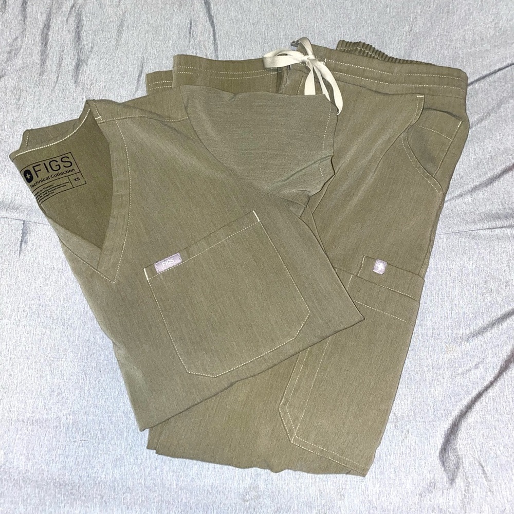 heather olive figs scrub set